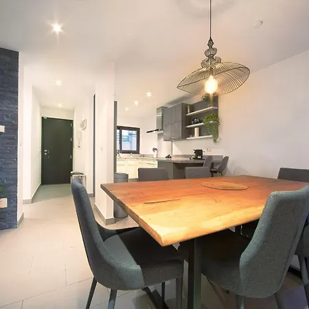 In Spain Near & Private Pool Vila *