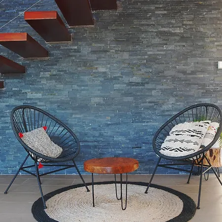 In Spain Near & Private Pool Vila