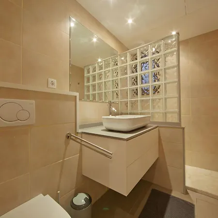 In Spain Near & Private Pool Vila *